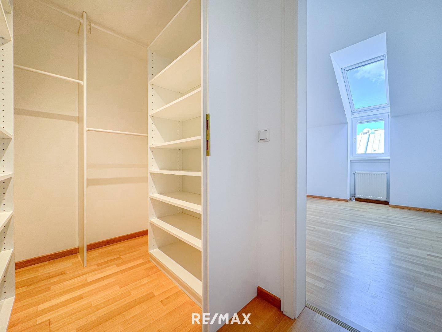 Begehbare Garderobe 1 | Zimmer 2