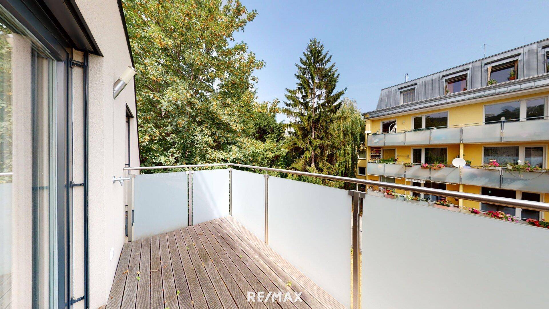 Balkon vor dem Schlafzimmer in Gartenlage