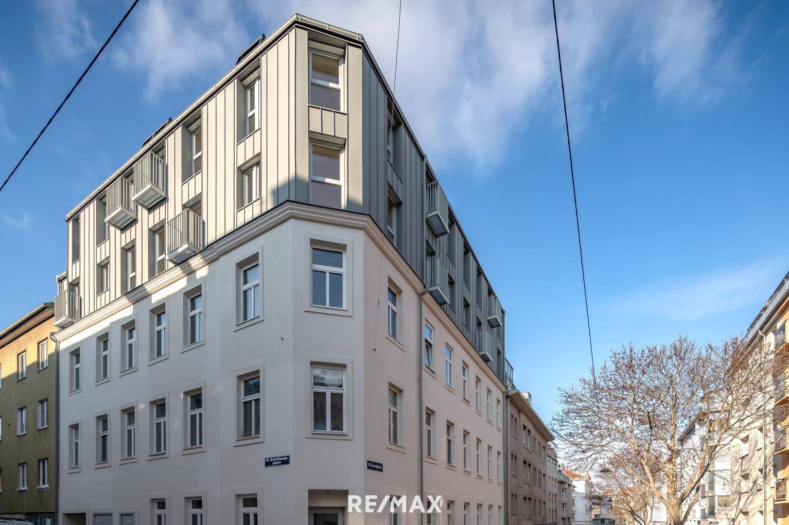 komplett renovierter Altbau mit Dachaufbau