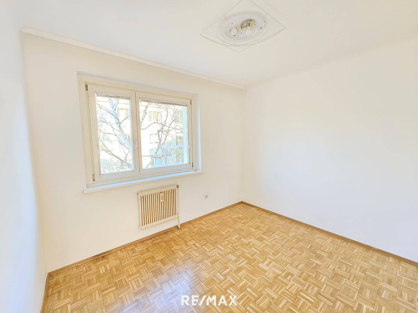 Zimmer 2 mit ca.9,74m²