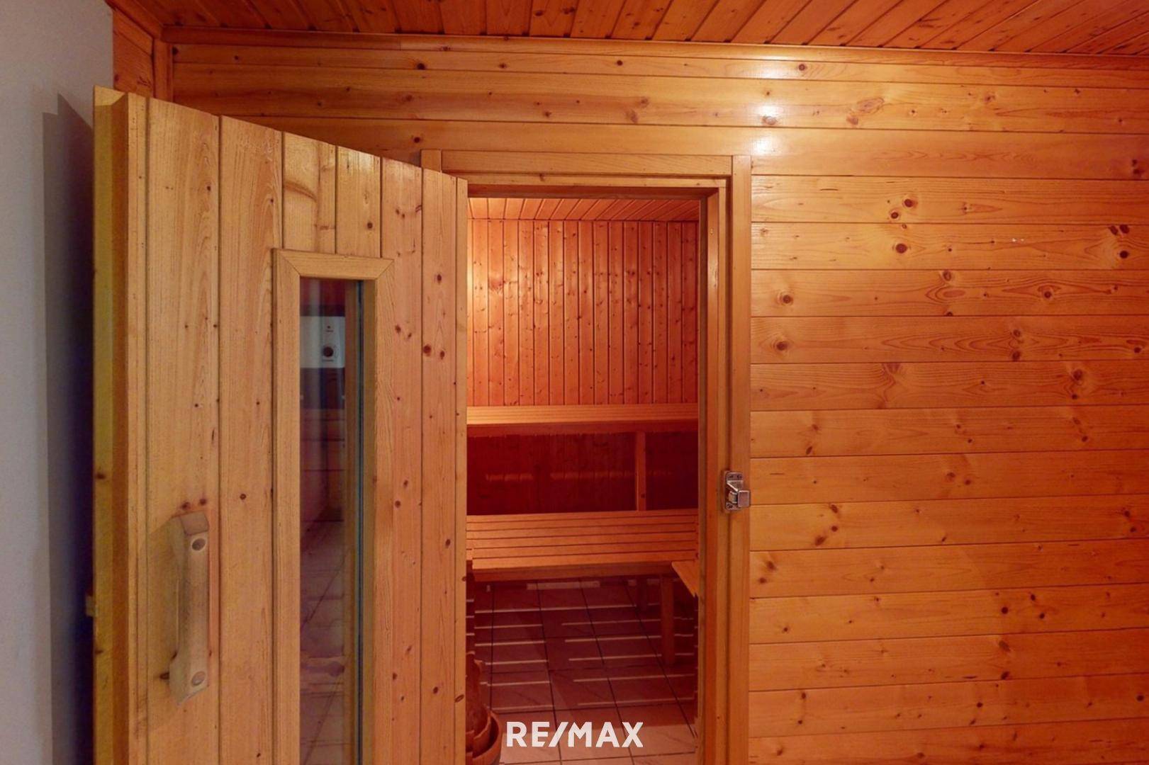 16 Sauna