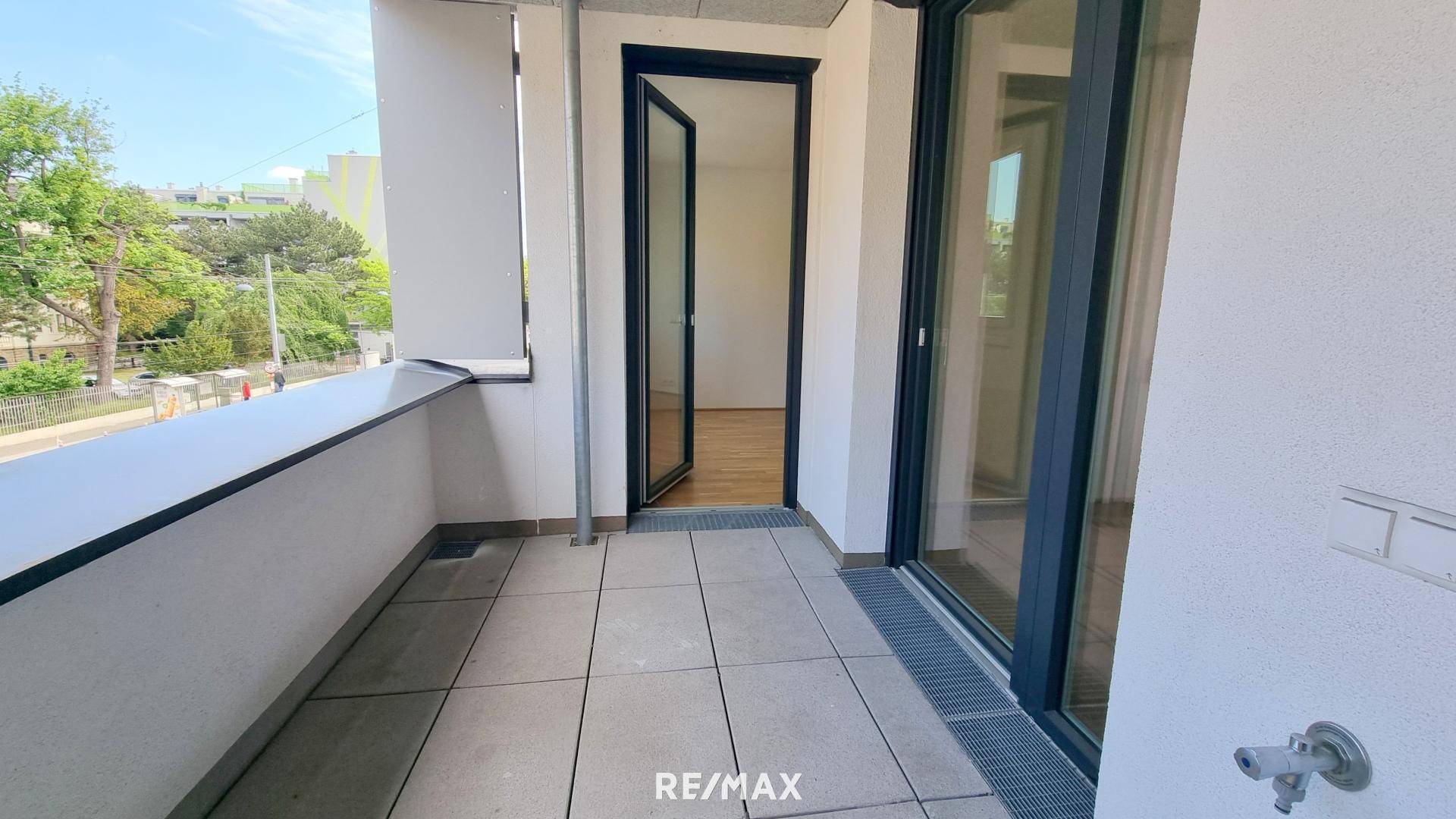 Balkon, von beiden Zimmern begehbar