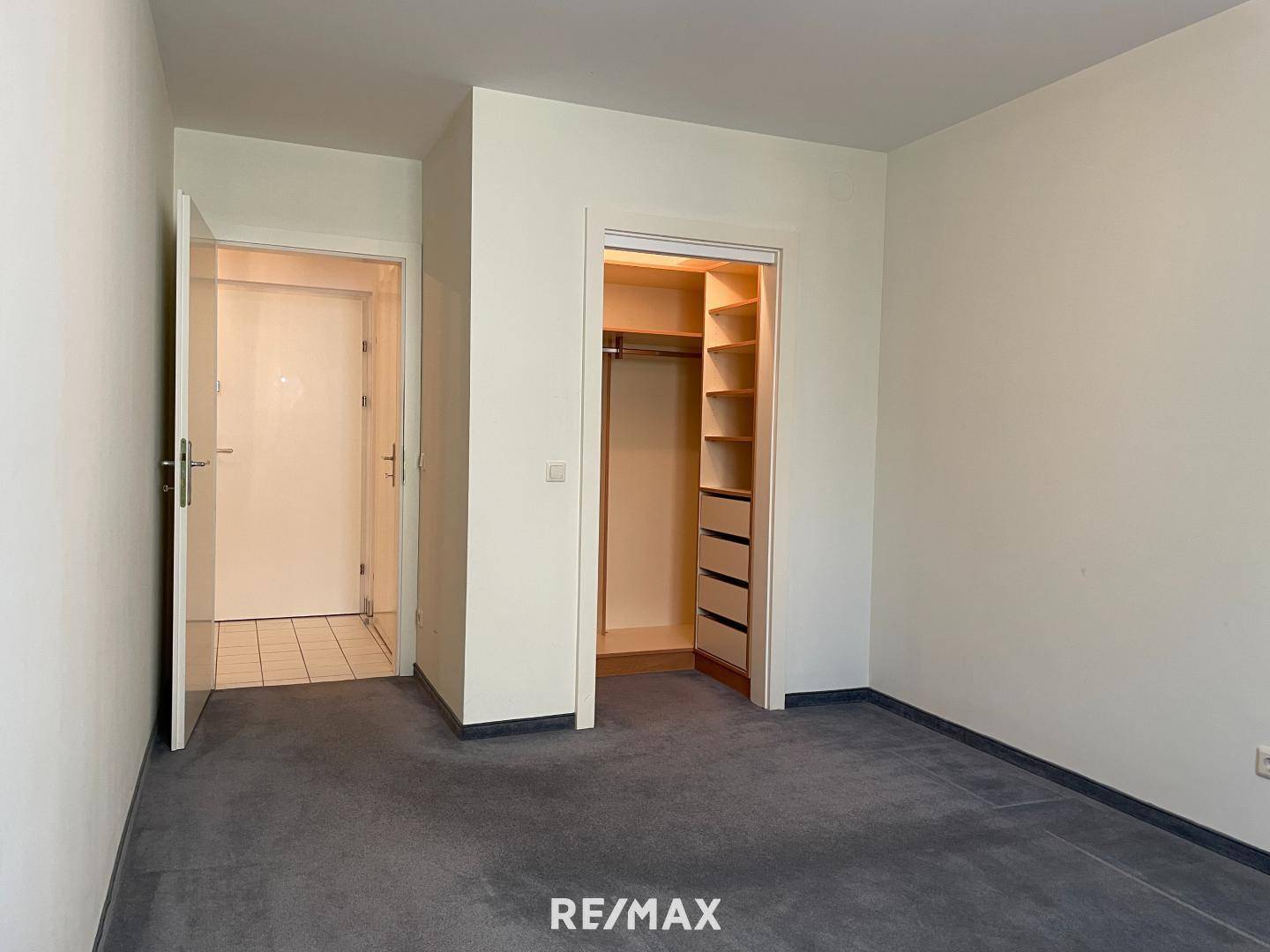 Geräumiges Schlafzimmer