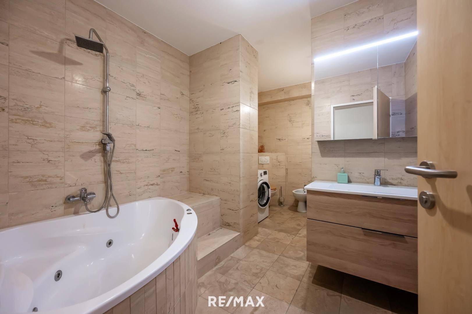 Badezimmer 2