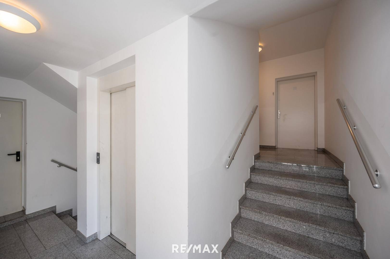 Stiegenhaus / Eingang