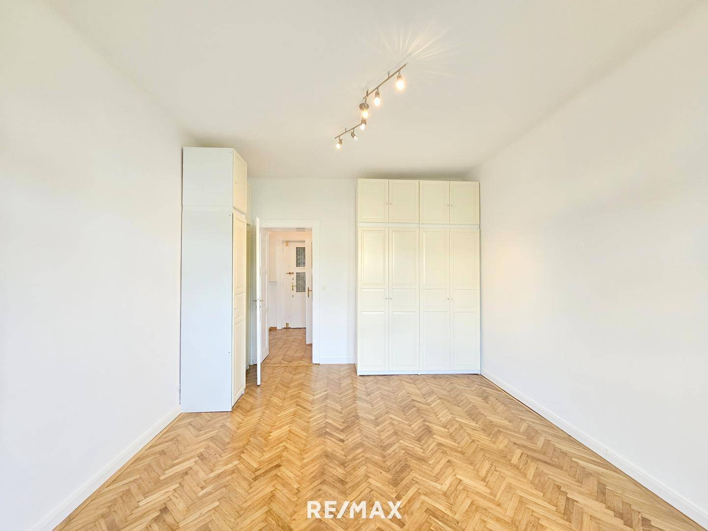Zimmer 3 mit Kasten