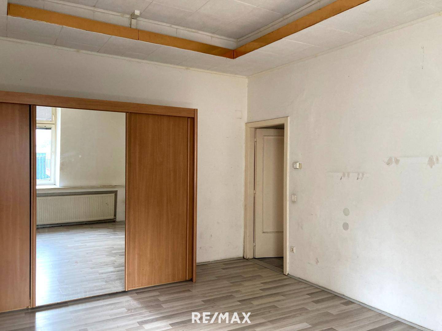 Wohn-, Schlafzimmer