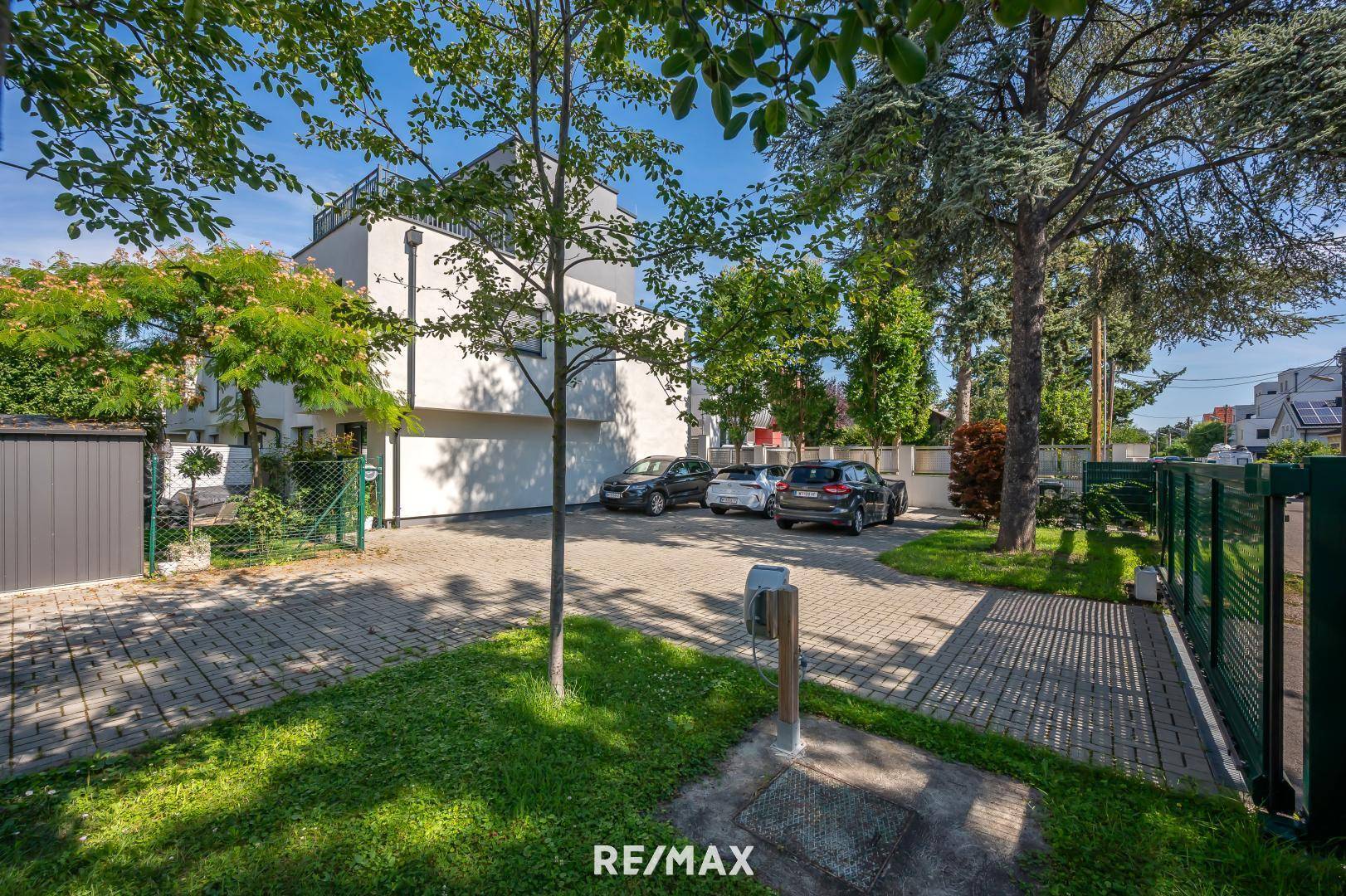 Parkplatz innerhalb der Anlage
