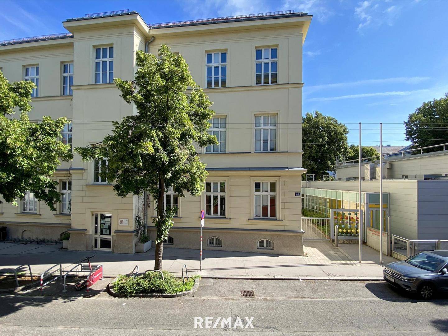 15_Aussicht_Zimmer_Strasse