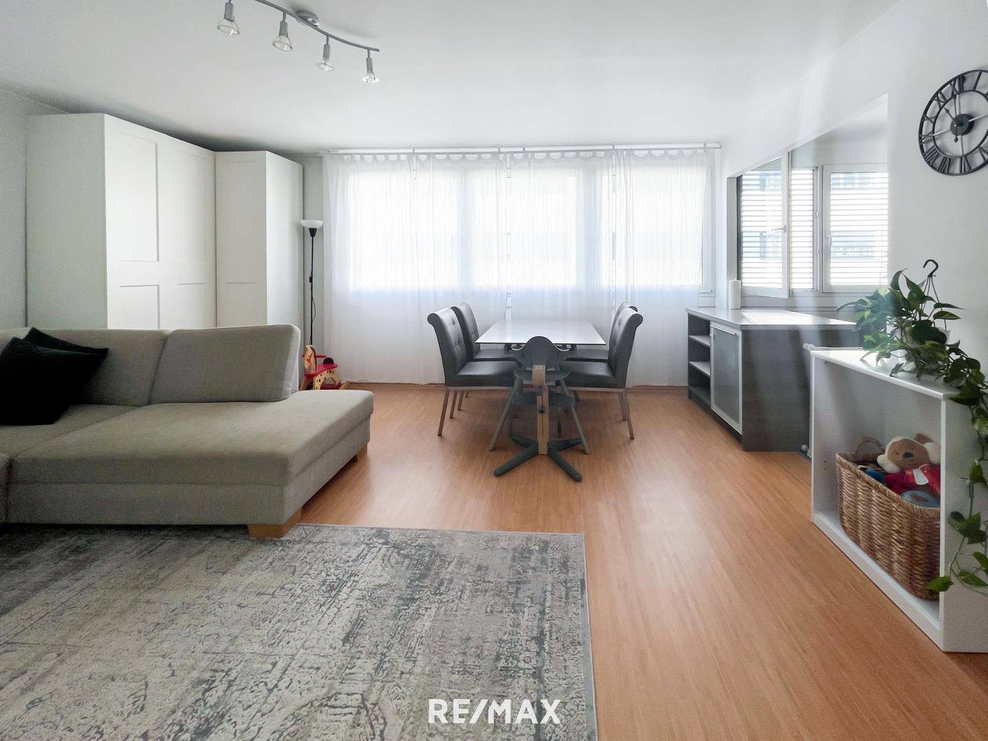 Wohnzimmer möbliert