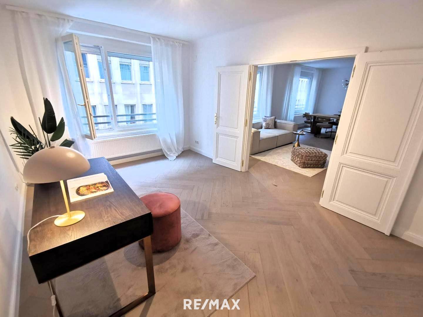 Blick vom Büro ins WZ