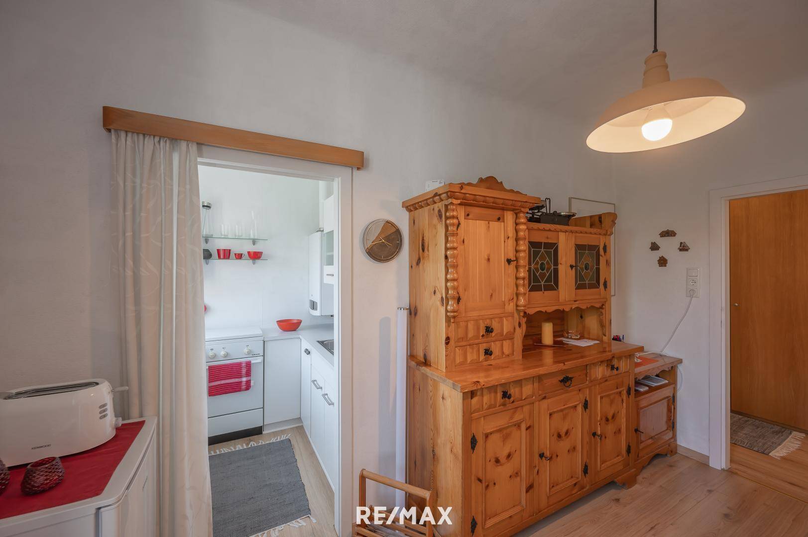 Esszimmer mit Blick in die Küche