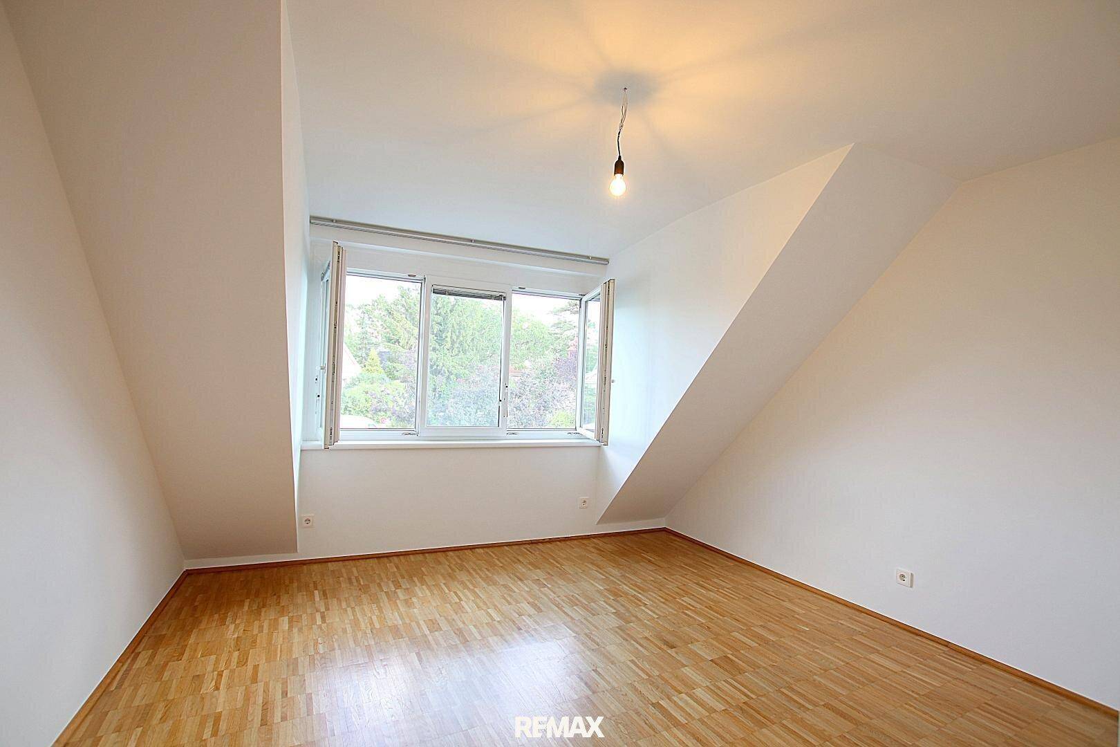 Panorama Aussicht auf einen Park - DG Wohnung in einer tollen Lage! - Ansicht 5