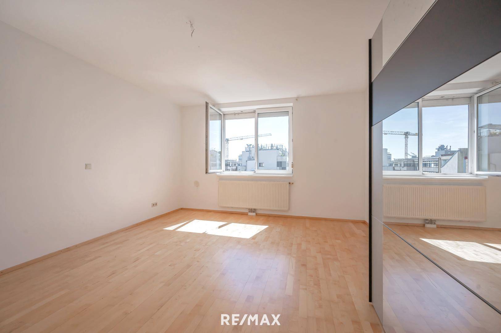 Schlafzimmer mit Kasten