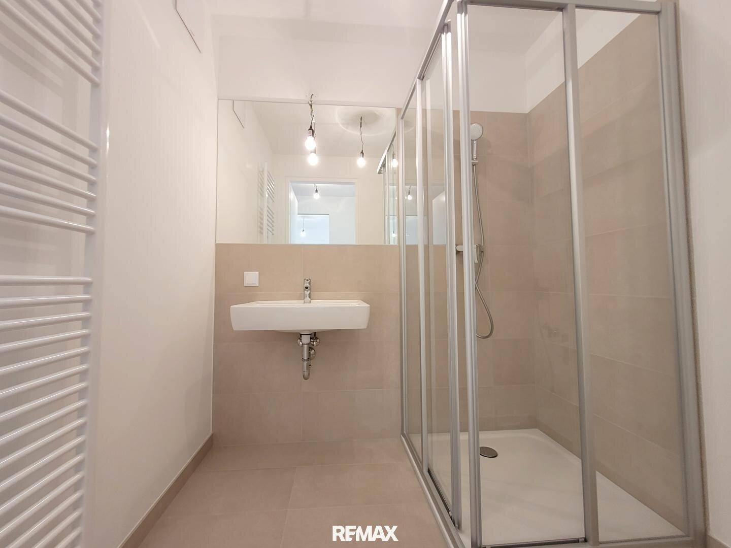 Bad mit Dusche