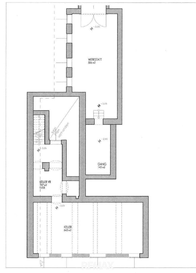 Grundriss des Kellergeschosses mit Werkstatt, Gang und großem Kellerraum.