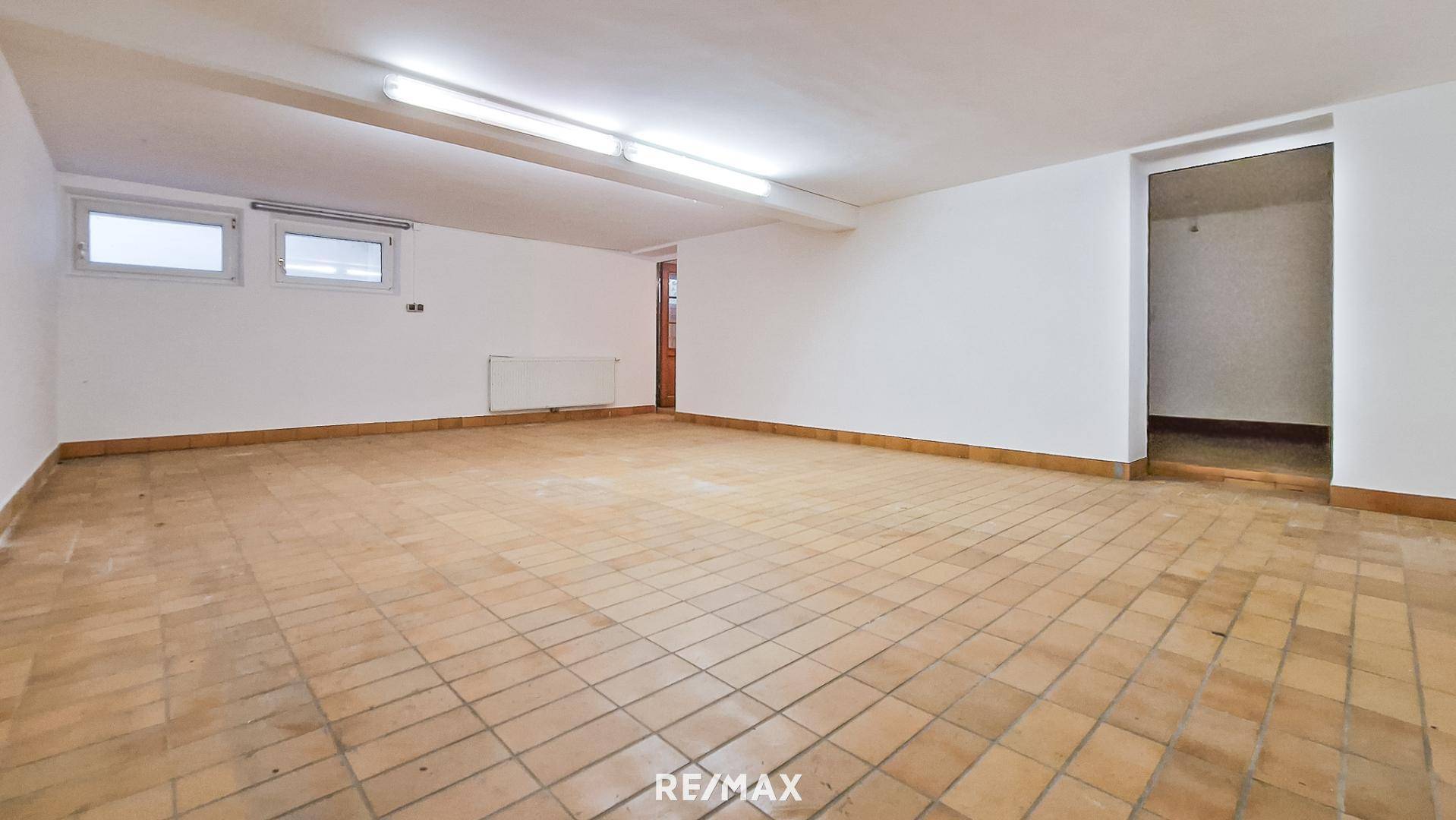 HOBBYRAUM (UNTERGESCHOSS HAUPTHAUS)