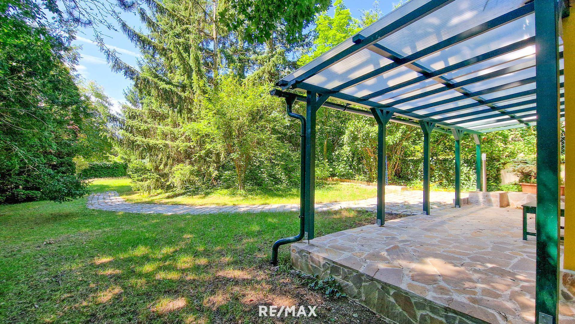 TERRASSE UND GARTEN (GÄSTEHAUS)