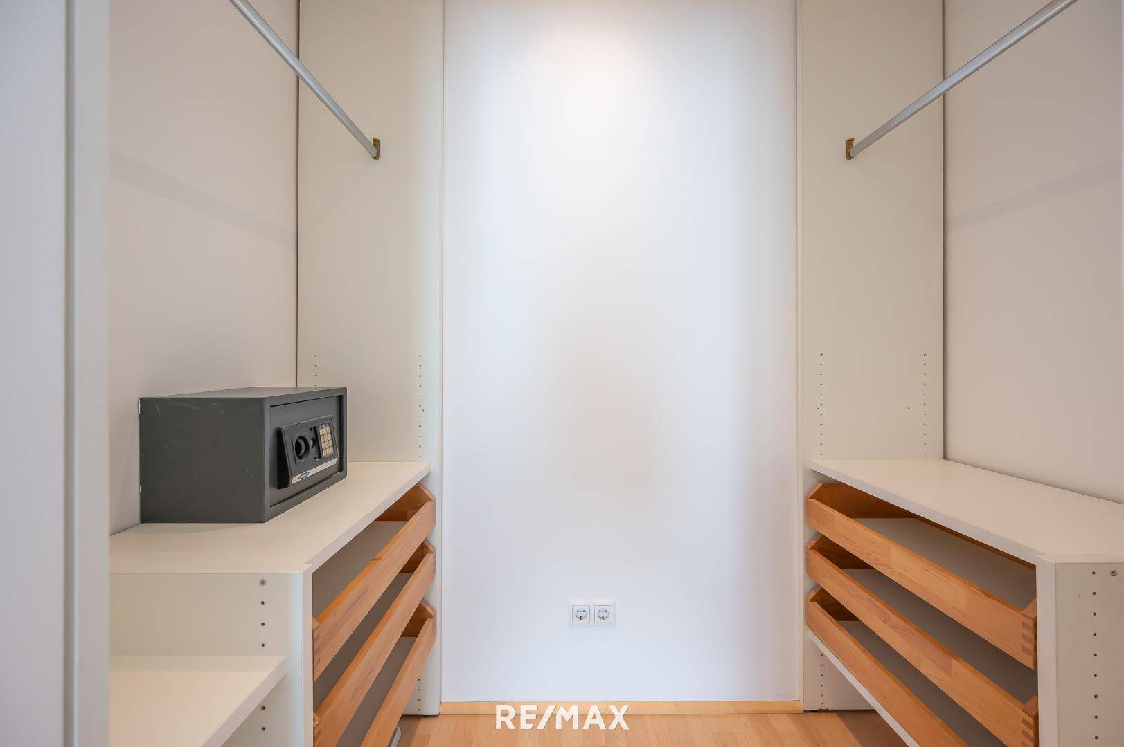Begehbarer Schrank