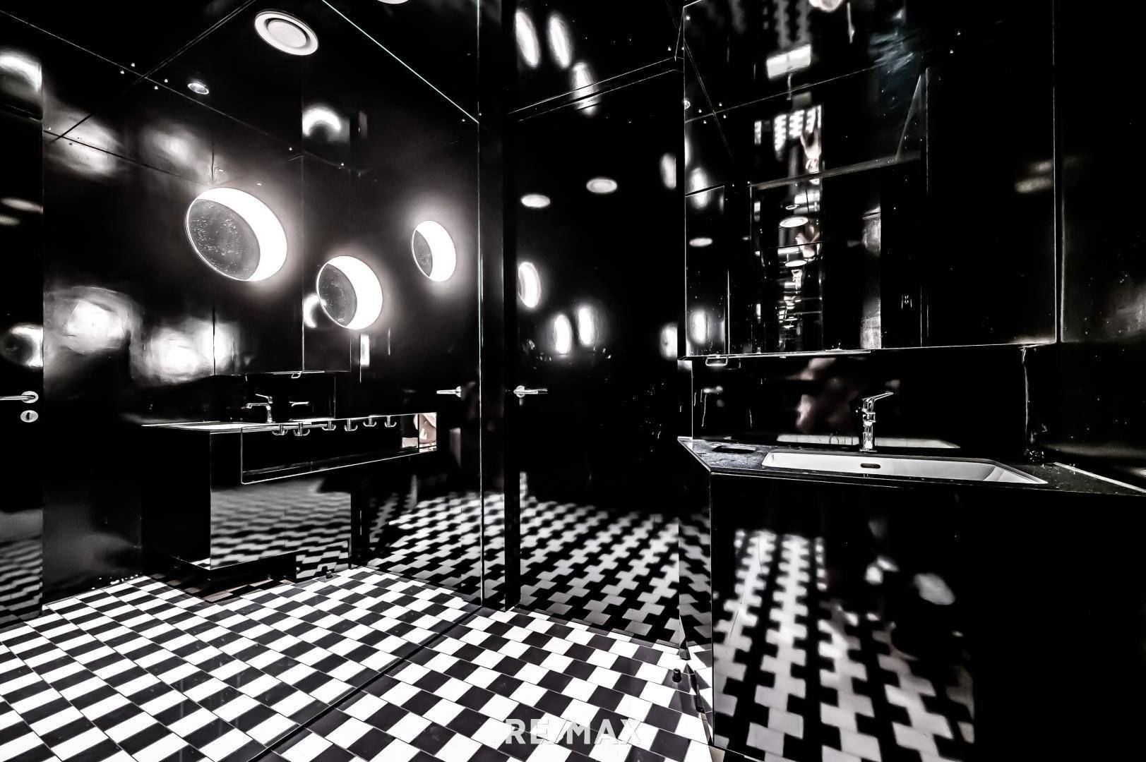 Damen Toilette