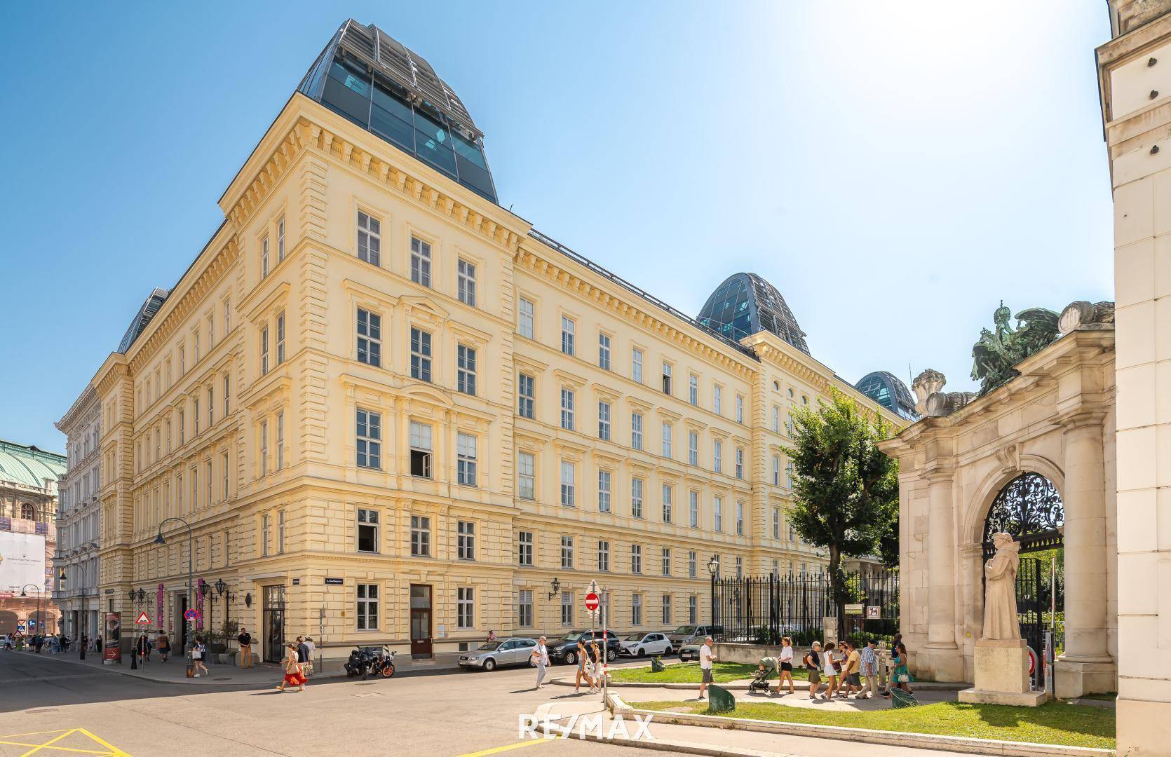 Aussenansicht vom Burggarten
