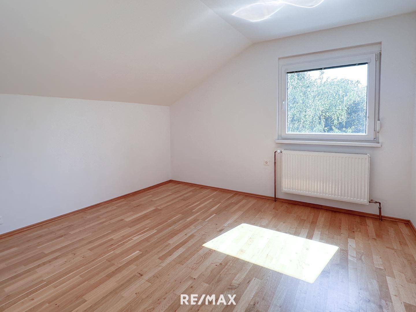 Schlafzimmer DG