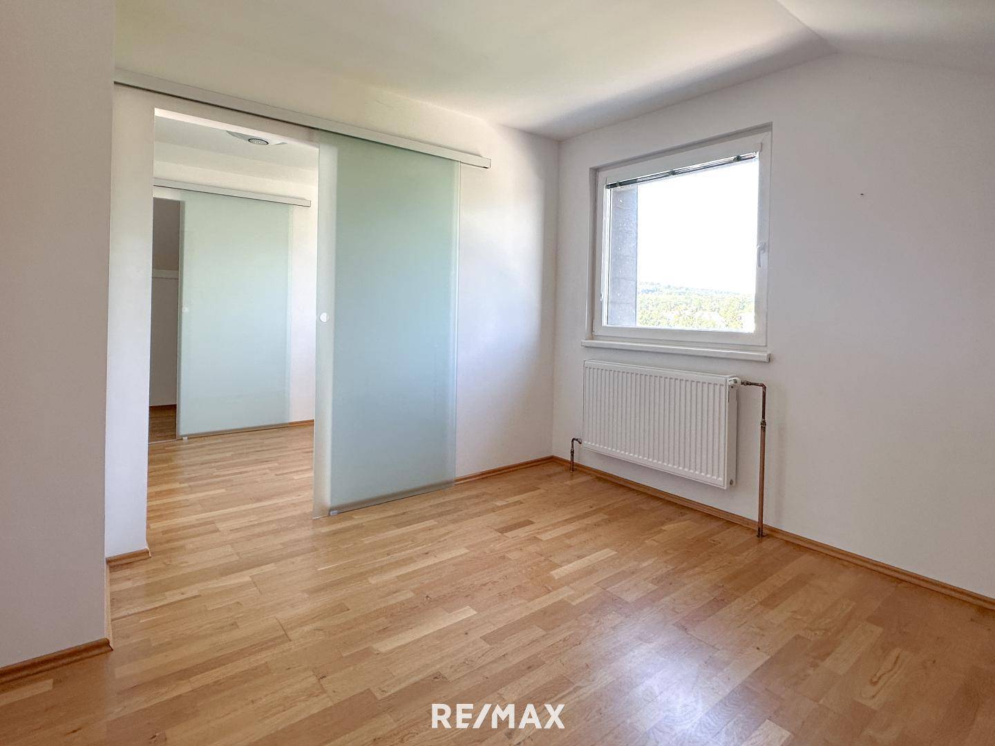 Schlafzimmer DG