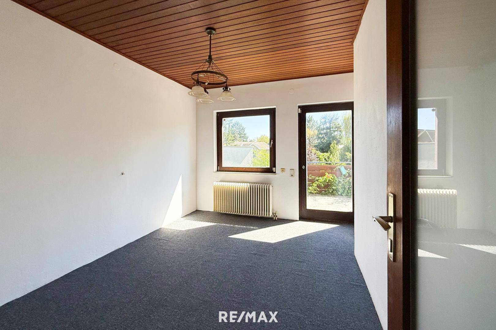 Zimmer OG mit Schrankraum
