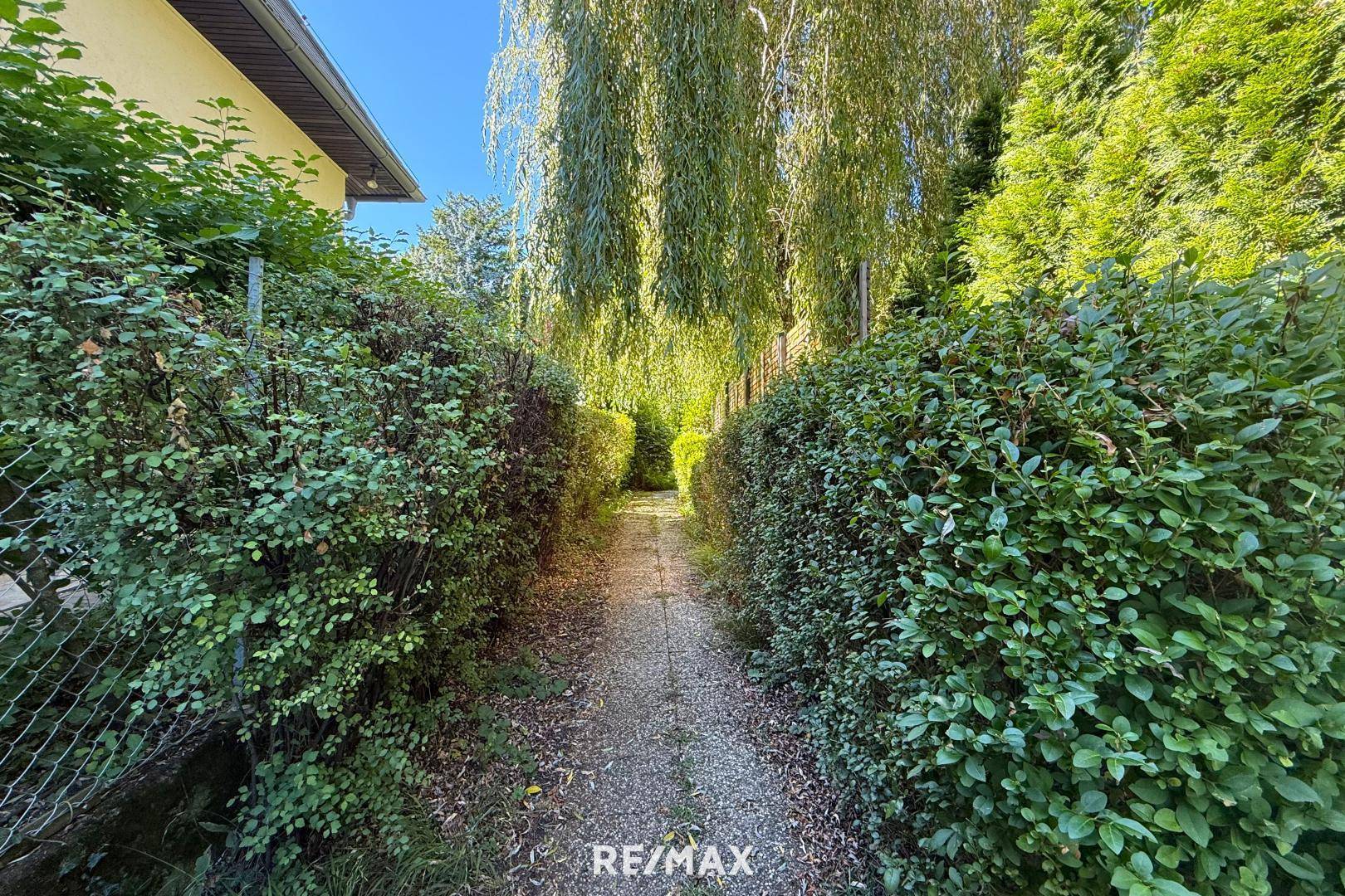 Zugang Richtung Garten
