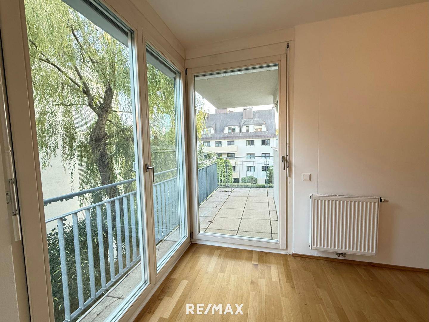 Zimmer mit Balkon