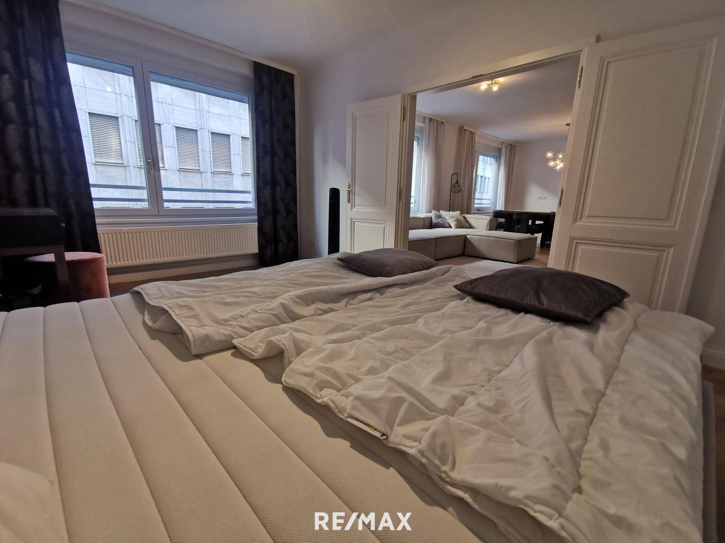 Blick aus Schlafzimmer 3 oder home office ins WZ