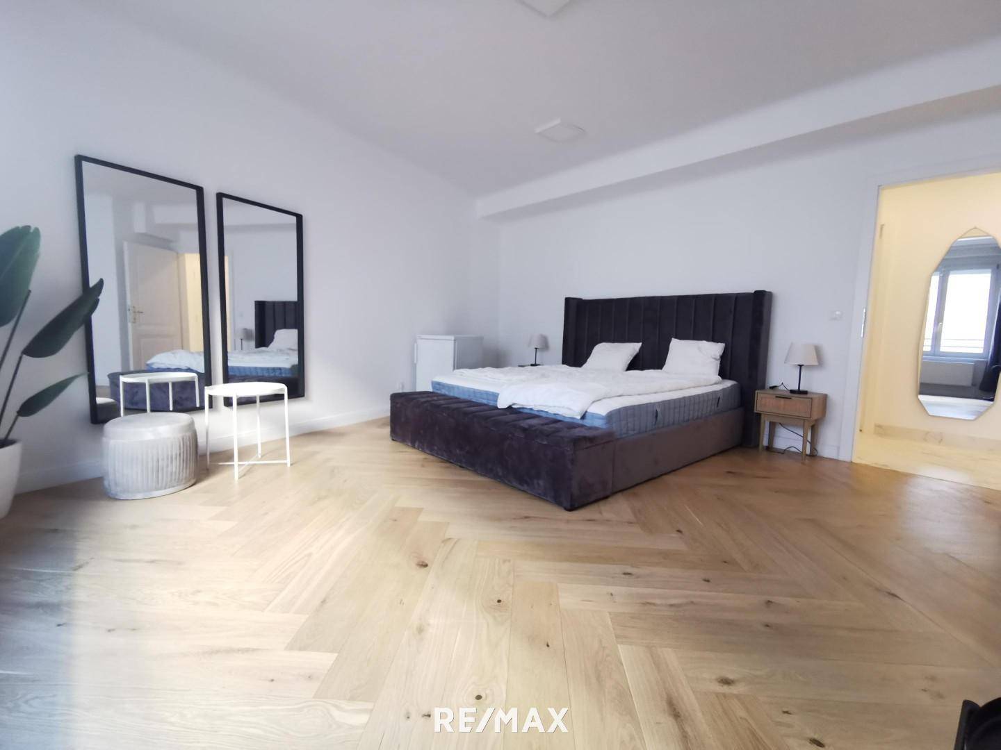 mega großes Schlafzimmer 2