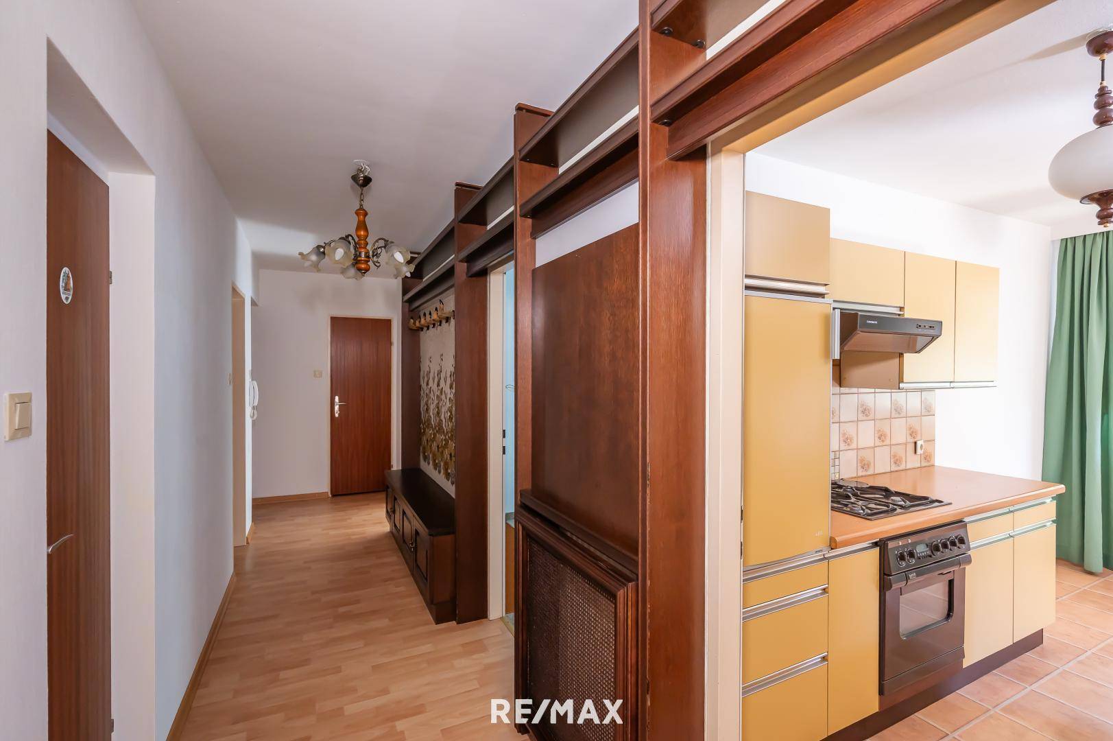 Vorzimmer | Blick in die Küche