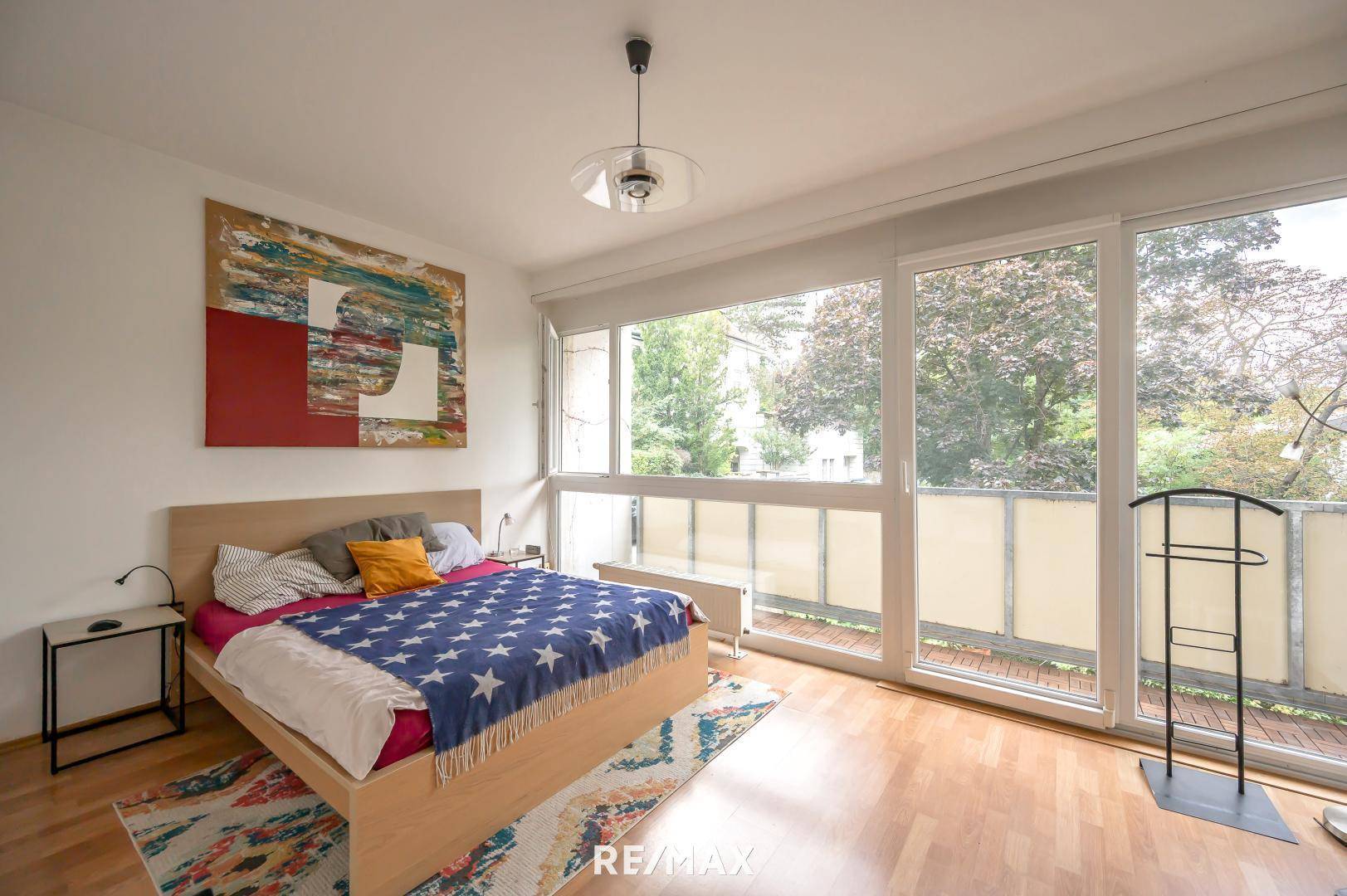 Top 3_Schlafzimmer mit Ausgang auf Loggia