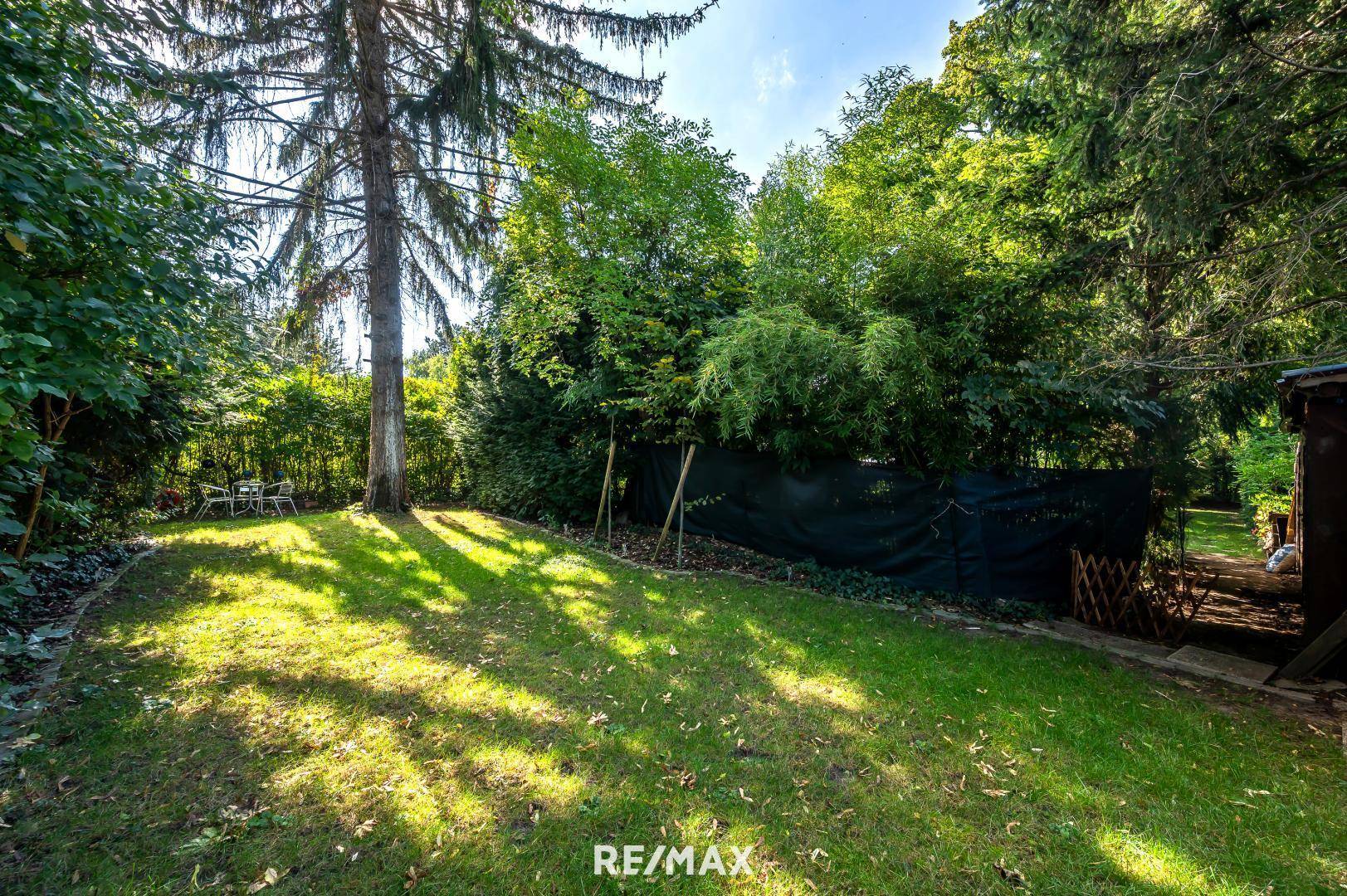ca. 170 m² Eigengarten gehört nur zu der Wohnung