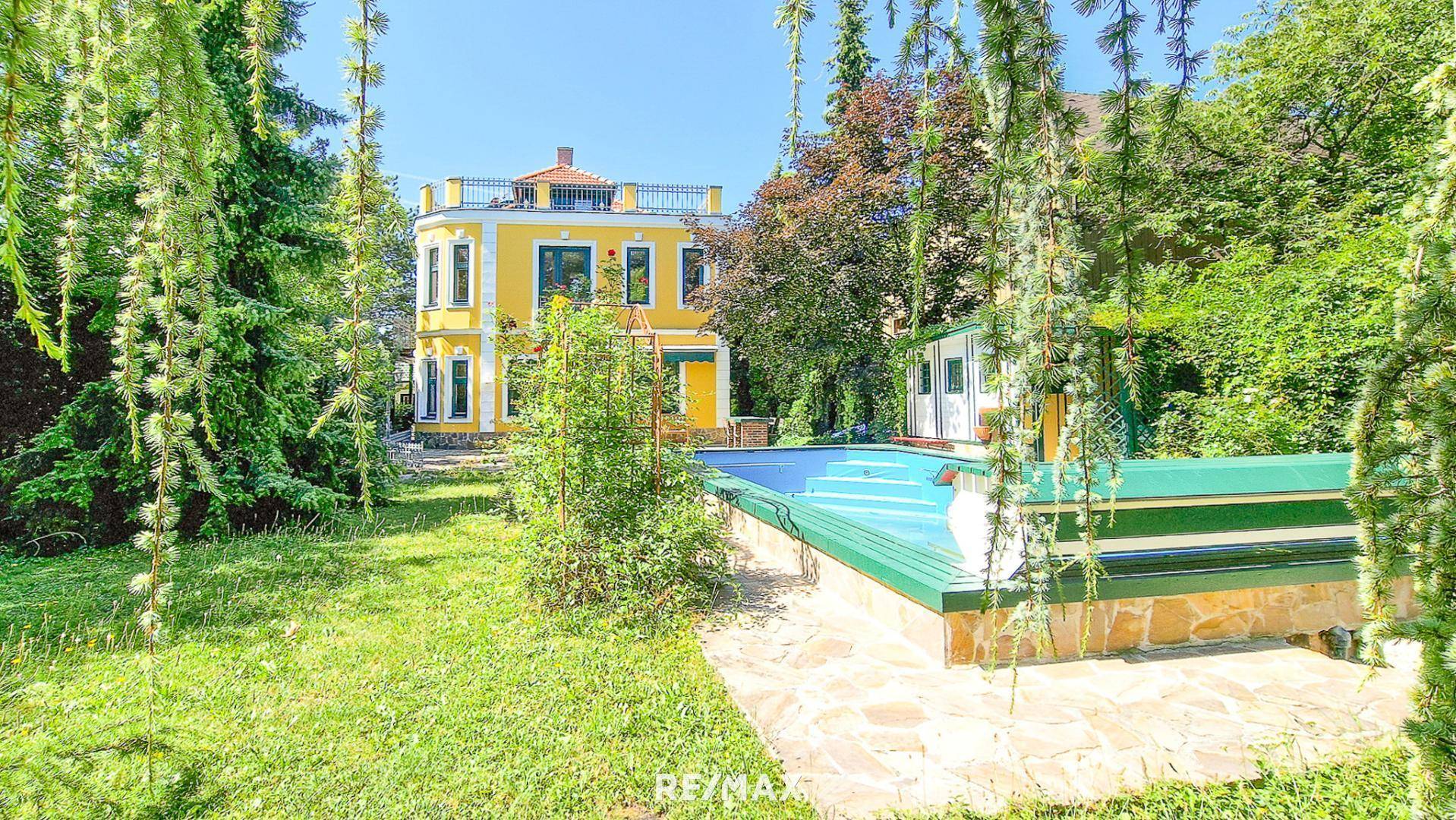 GARTENFASSADE
