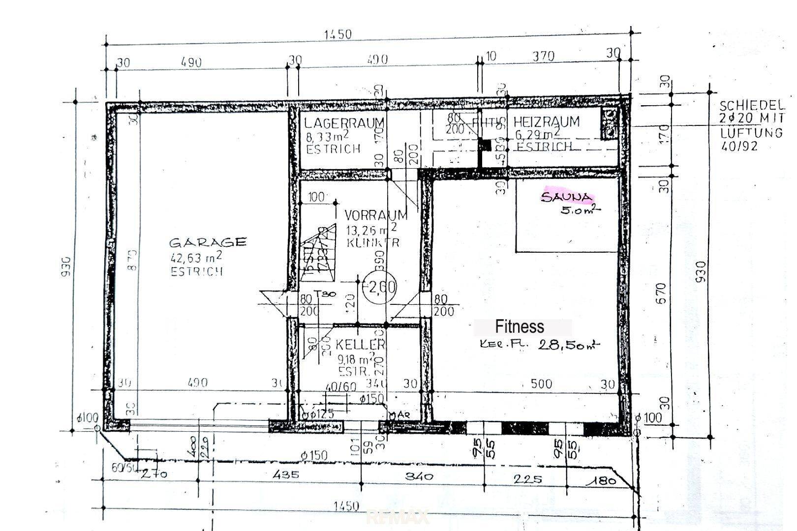 Grundriss des Untergeschosses mit Garage, Fitnessraum, Sauna und Technikräumen.