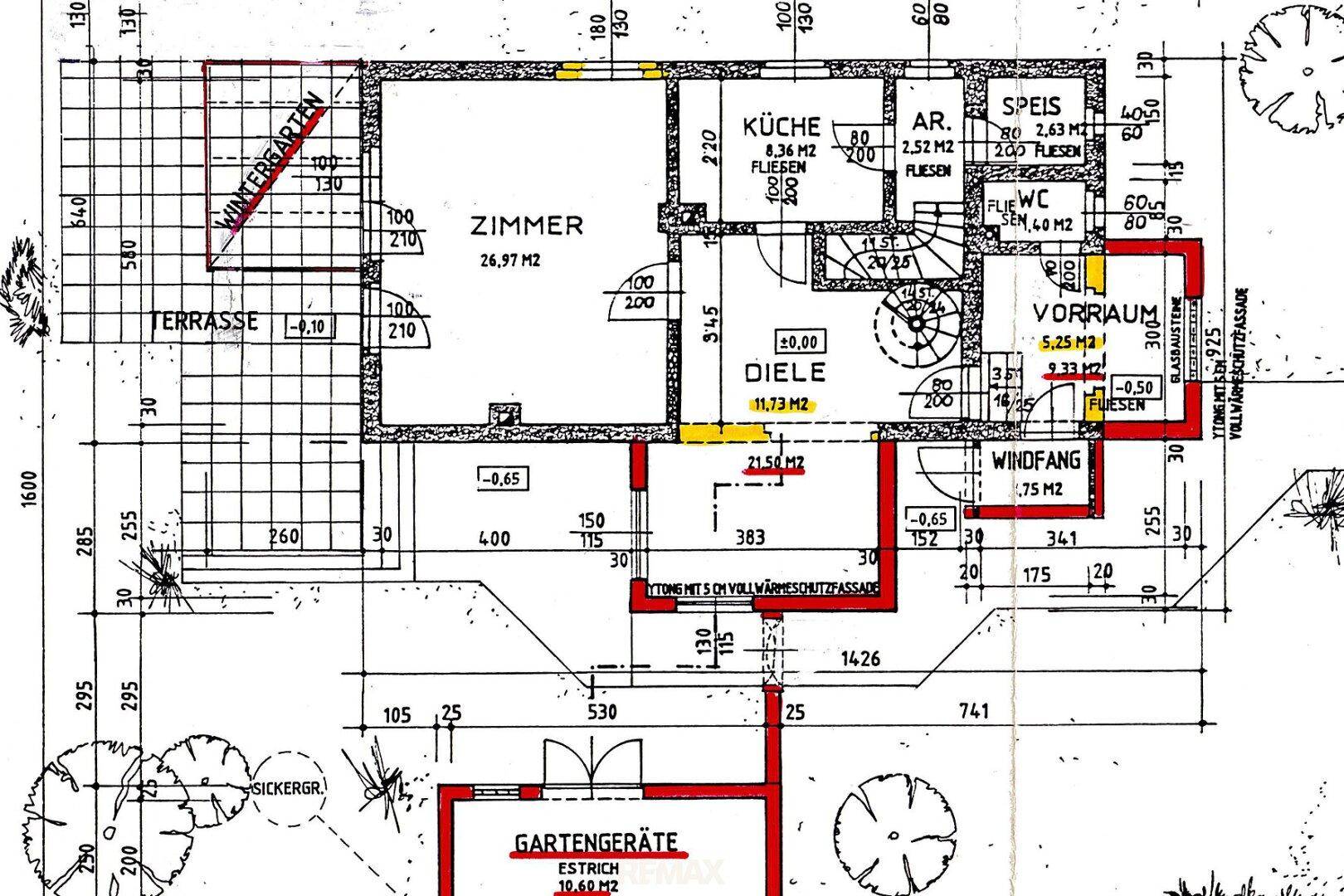 Detaillierter Grundriss des Erdgeschosses mit Wohnzimmer, Küche, Terrasse, Wintergarten und weiteren Funktionsräumen.