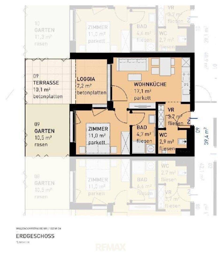 Grundriss des Erdgeschosses mit offener Wohnküche, zwei Schlafzimmern, Terrasse und Garten.