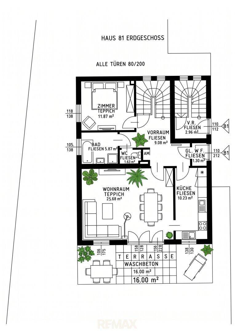 Grundriss des Erdgeschosses mit Wohnraum, Küche, Schlafzimmer und großer Terrasse.