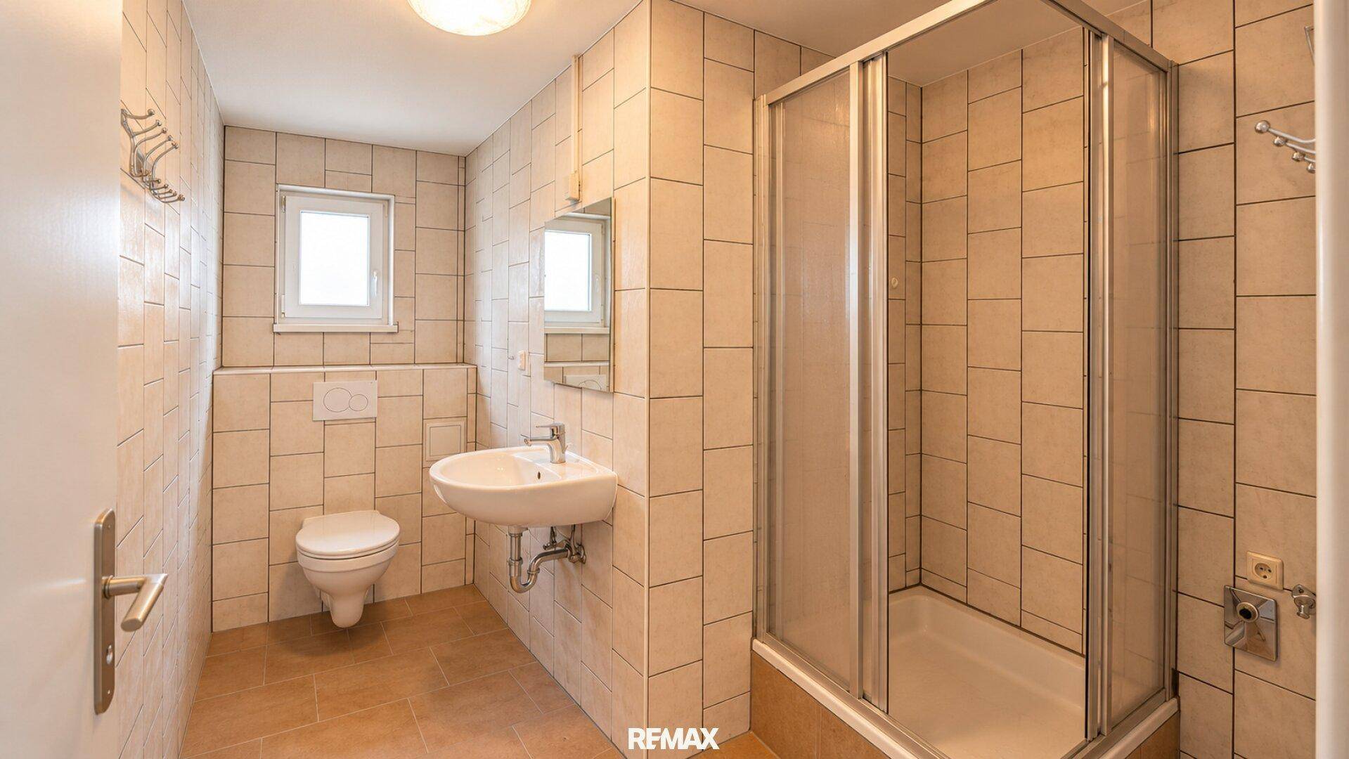 Wohnung 3 Dachgeschoss Badezimmer