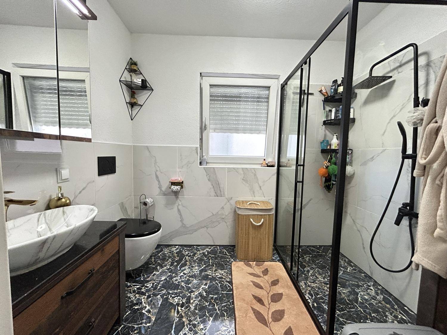 Badezimmer EG