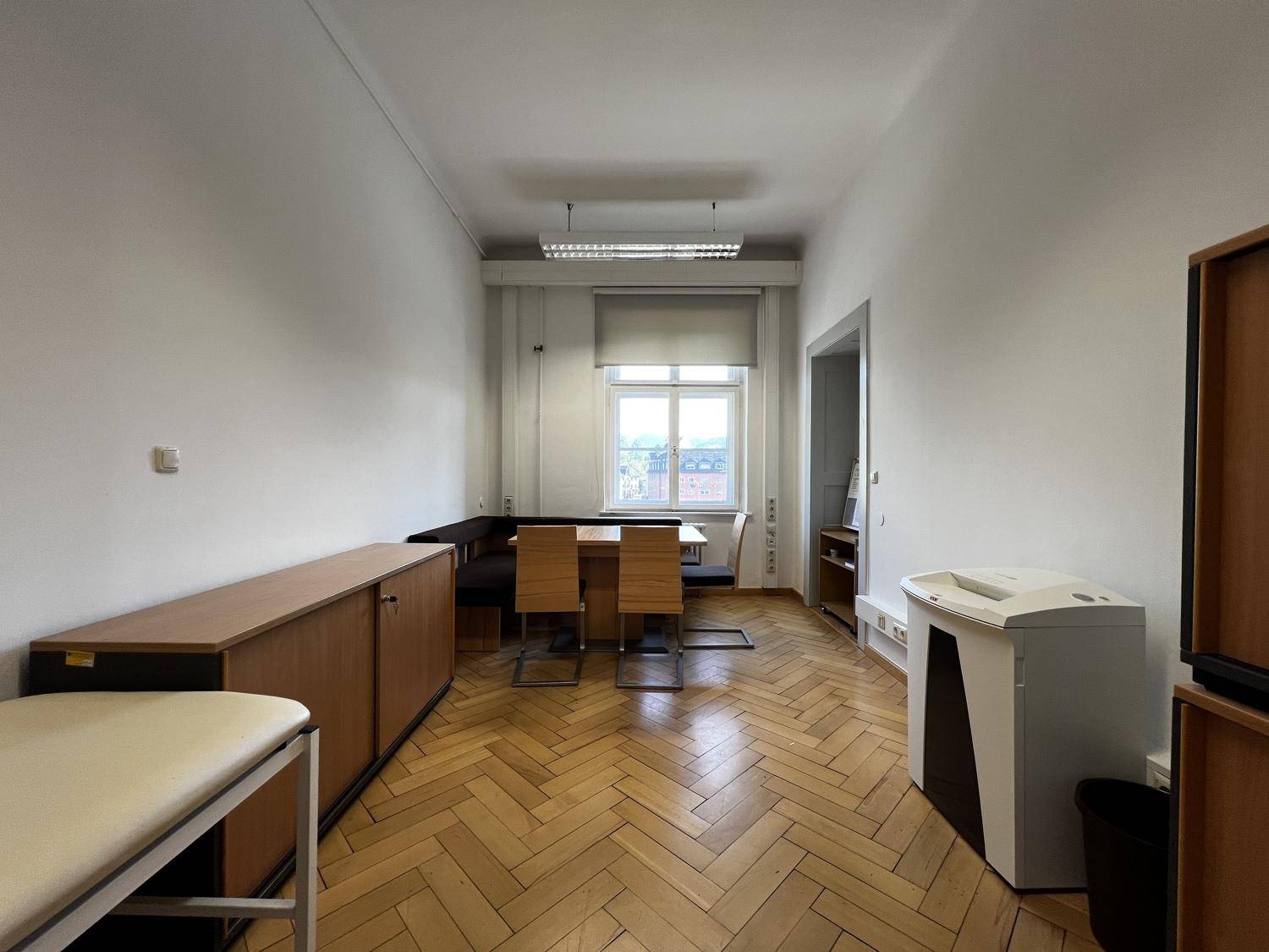 Büro 4