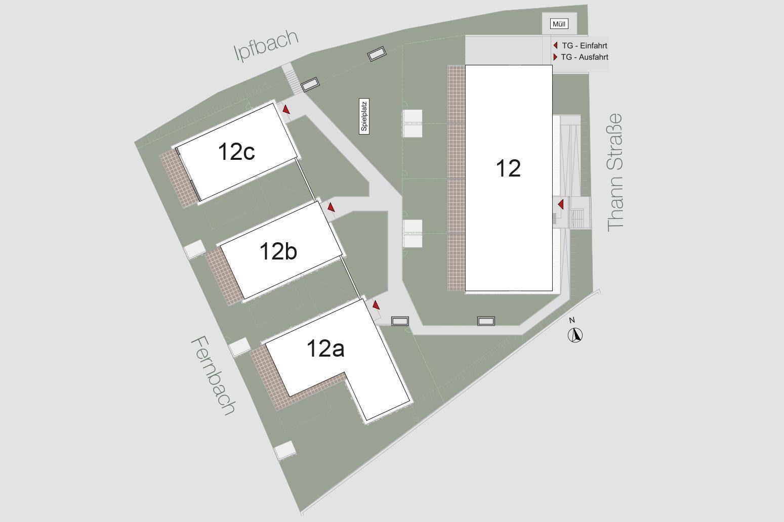 Lageplan der Wohnanlage mit mehreren Gebäuden und Zufahrtswegen.