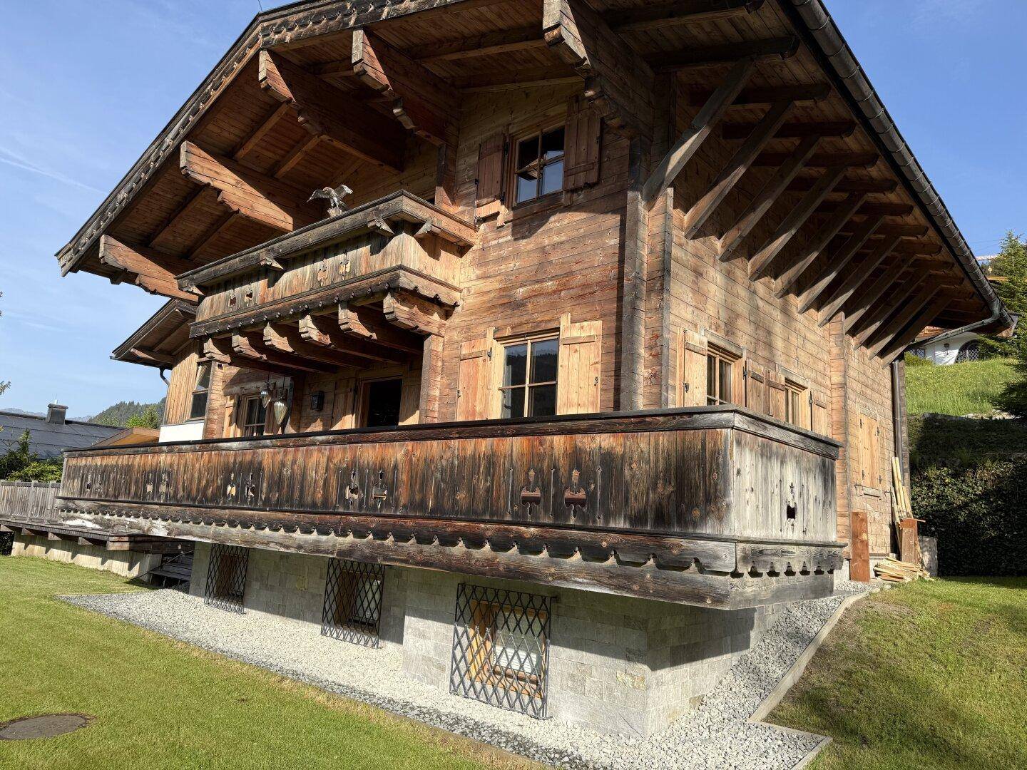 Luxuschalet Zweitwohnsitz – Panoramablick &amp; Toplage - Ansicht 2