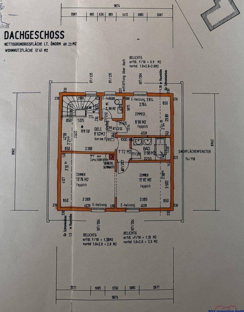 Grundriss des Dachgeschosses mit Schlafzimmern, Bad und Treppenabgang.