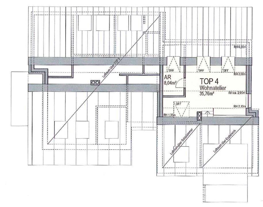 Grundrissplan des Dachgeschosses für TOP 4 und TOP 5 mit Wohnatelier und Abstellraum unter Dachschrägen.