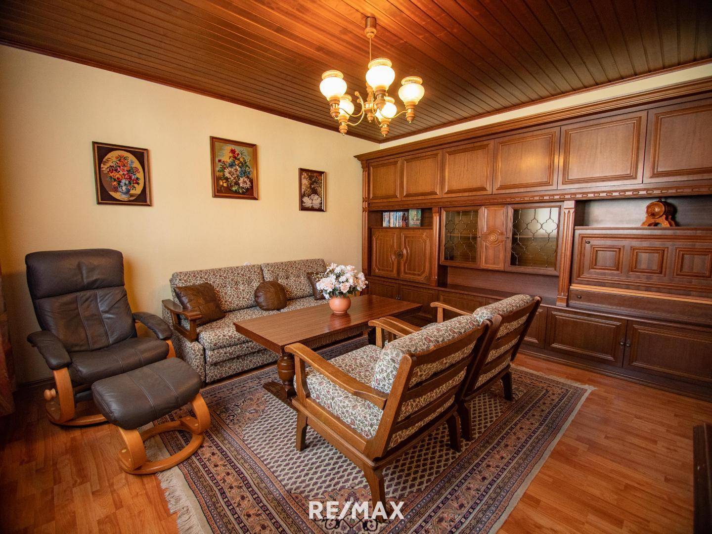 4. Wohnzimmer