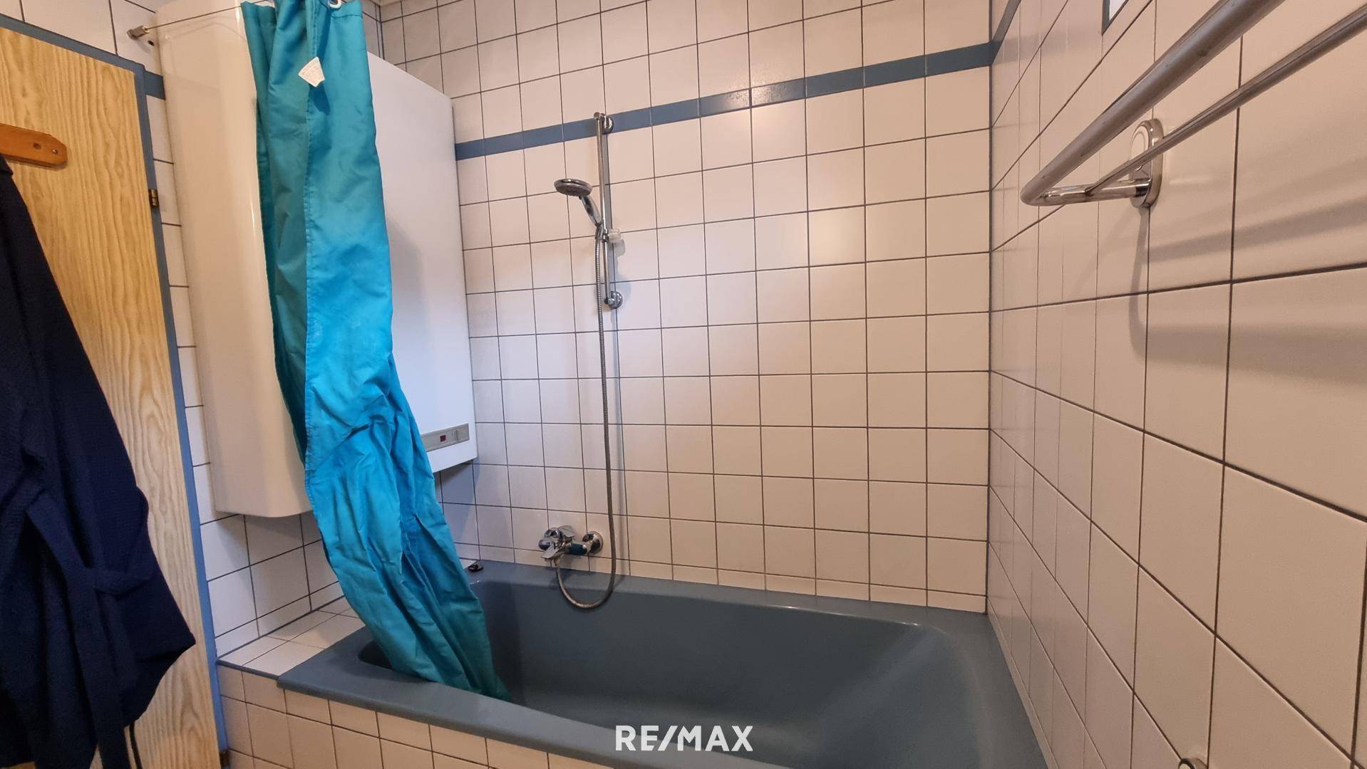 Badezimmer mit Wanne