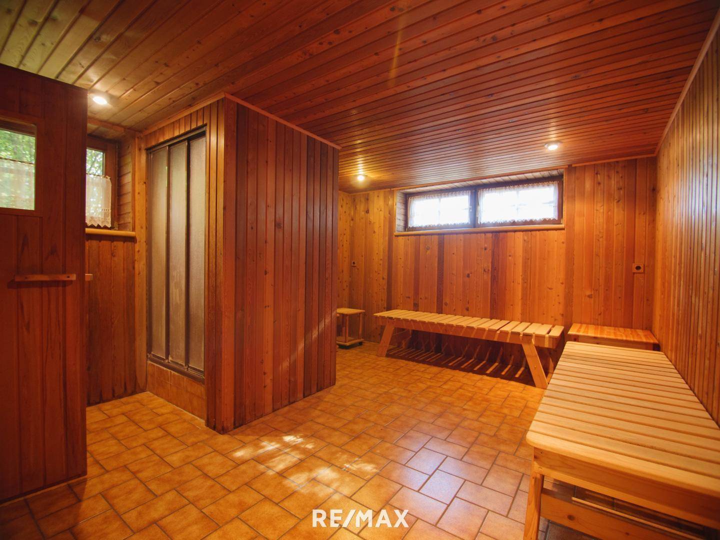 21.) Sauna KG